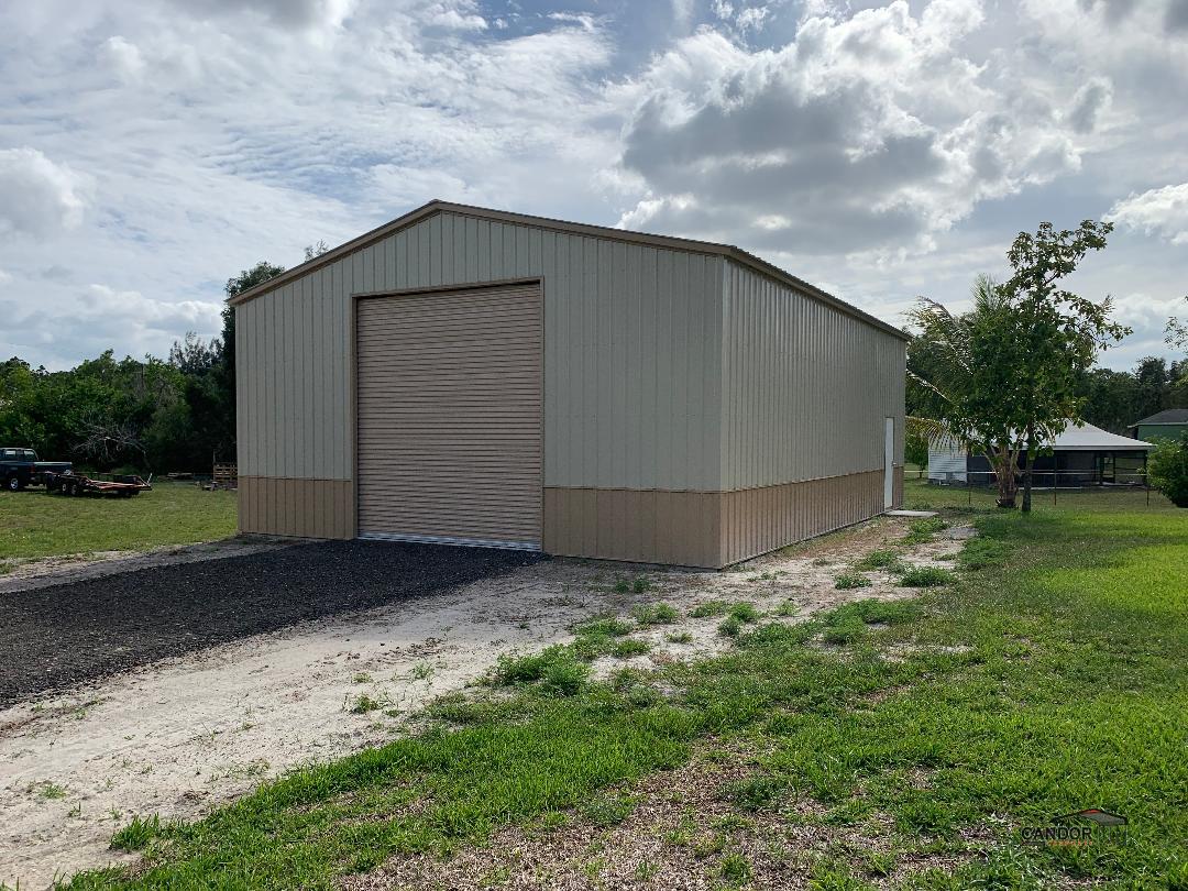 30'x40'x14' with 1 14'x14' Roll-Up Door and Wainscot Paint
